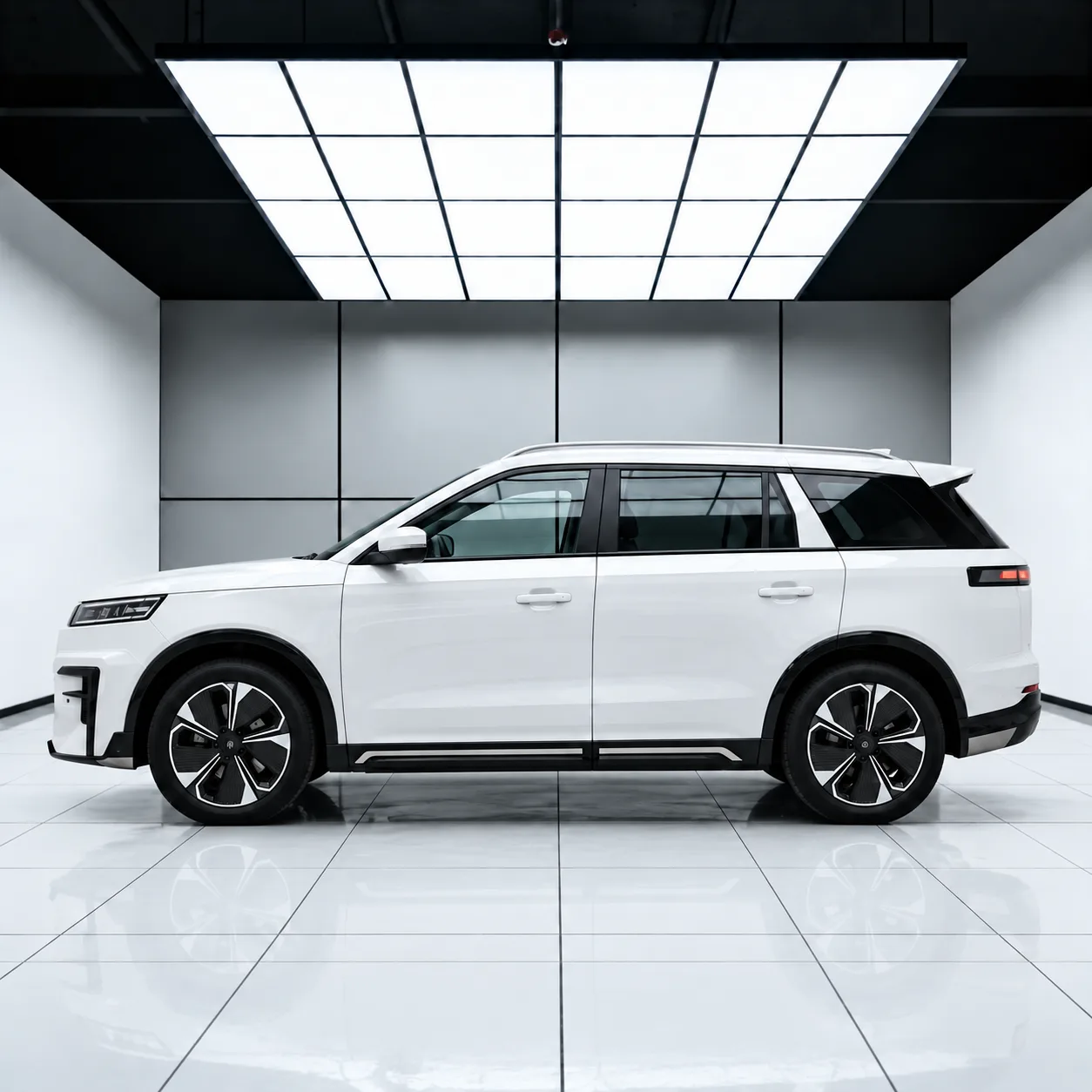 JAECOO J5 Premium putih tampak samping di studio